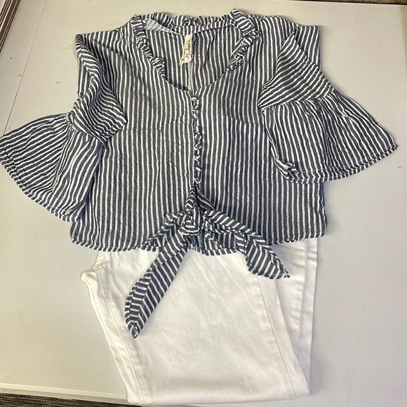 Buffalo David Bitton Other - Buffalo Size 6 Jeans & Medium Top Outfit